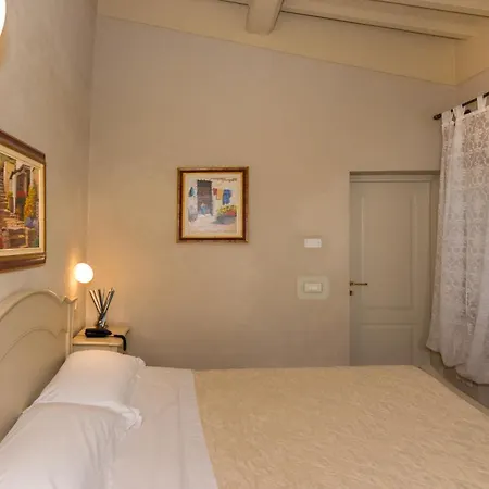 Residenza D'epoca Relais I Miracoli ゲストハウス ピサ