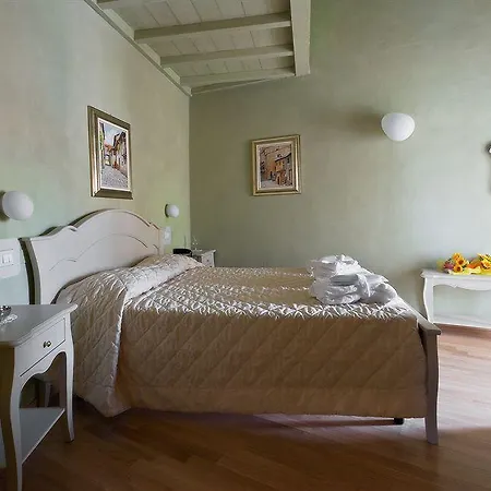 Residenza D'epoca Relais I Miracoli 2* ピサ